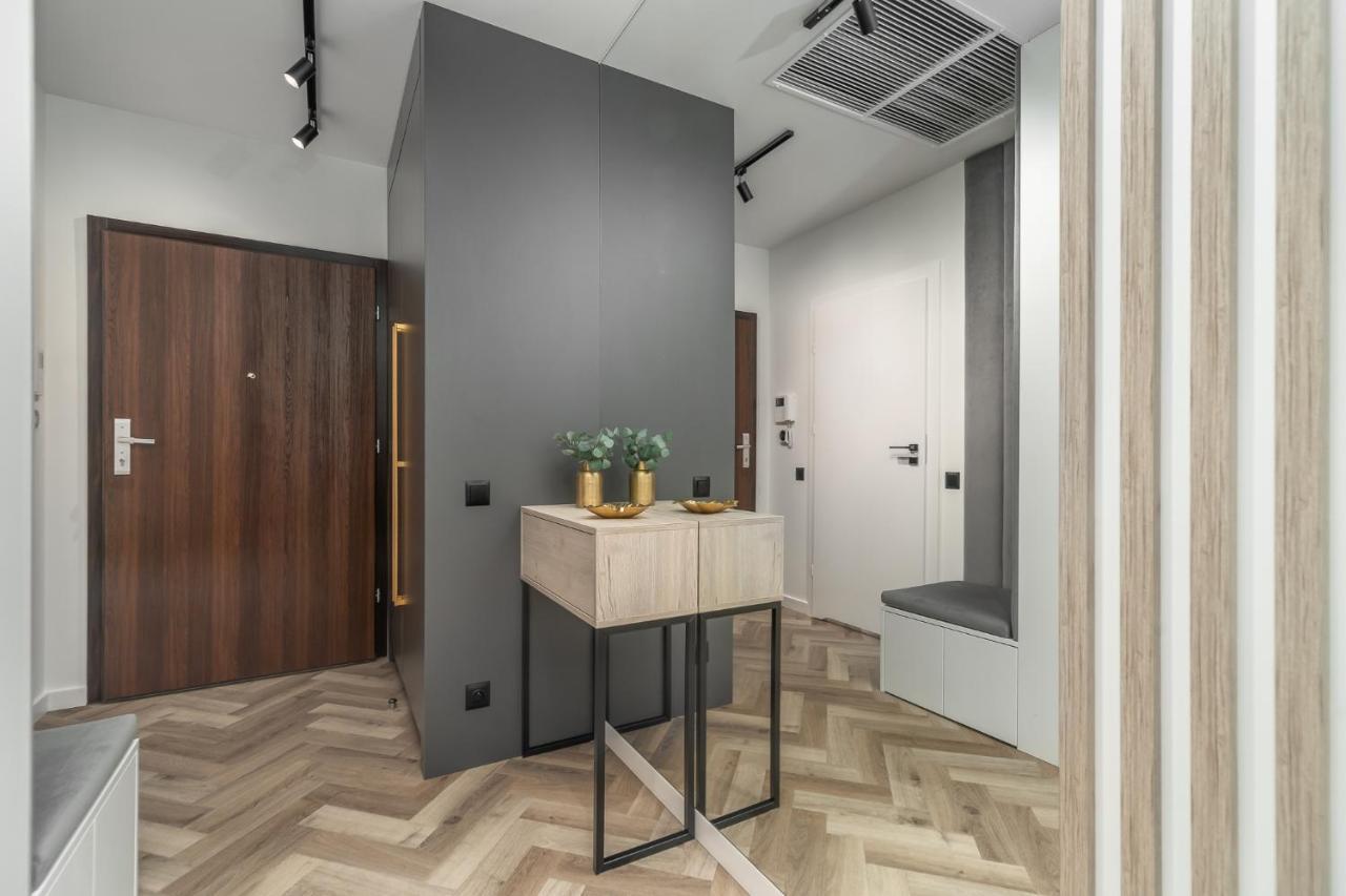 Comfy Apartments 4-5Th Floor Hanza Tower - Sauna & Pool シュチェチン エクステリア 写真